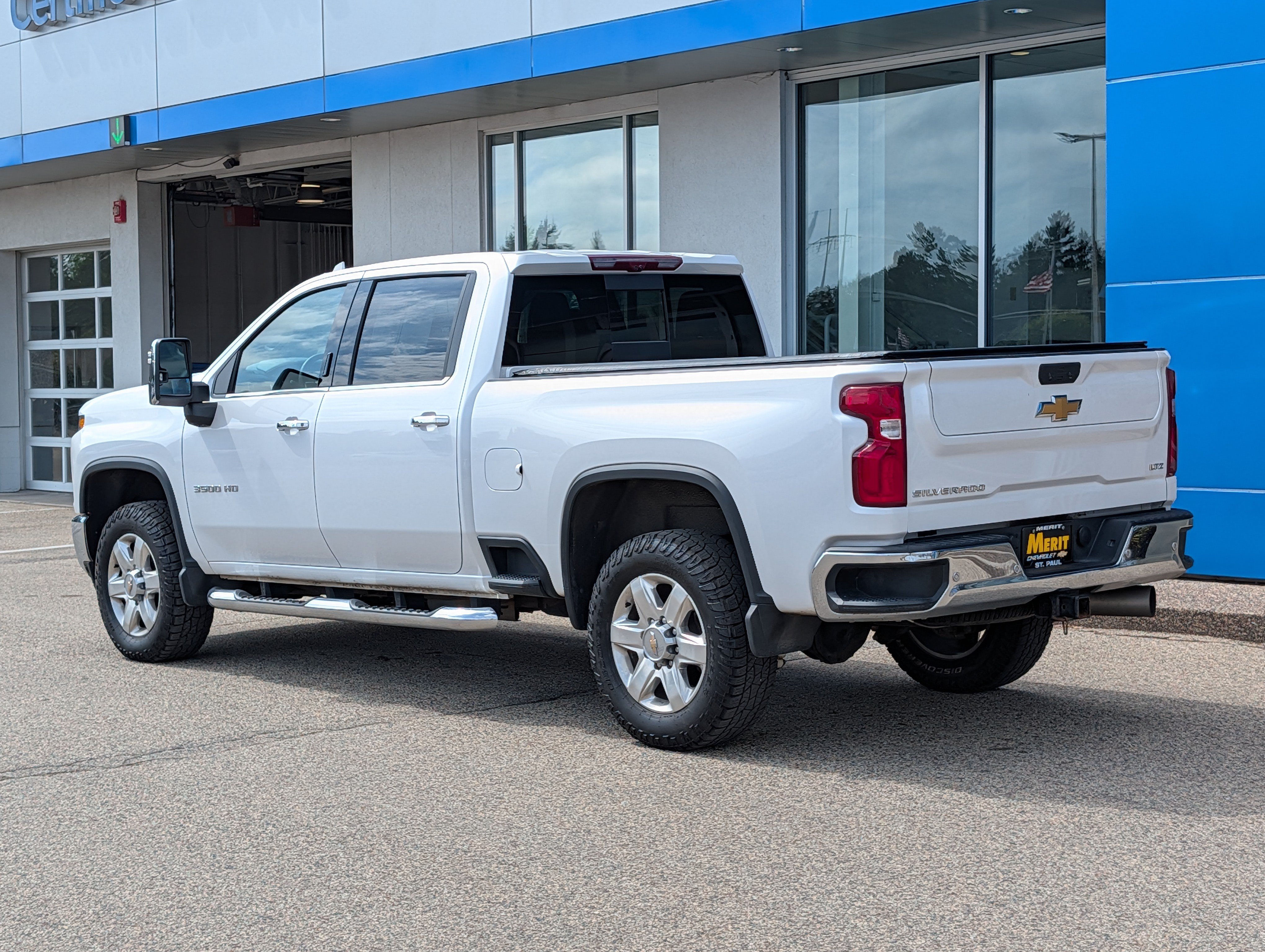Certified 2022 Chevrolet Silverado 3500 LTZ w/ LTZ Premium Package AWD/4WD image 4
