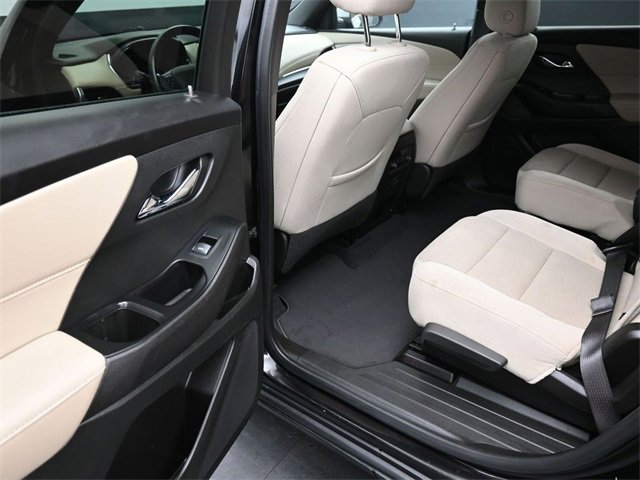 Used 2022 Chevrolet Traverse LT image 16