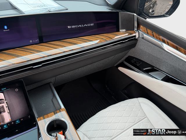 Used 2025 Cadillac Escalade Sport Platinum AWD/4WD image 21