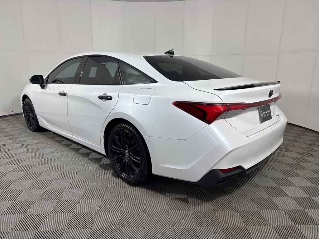 Used 2022 Toyota Avalon XSE FWD image 5