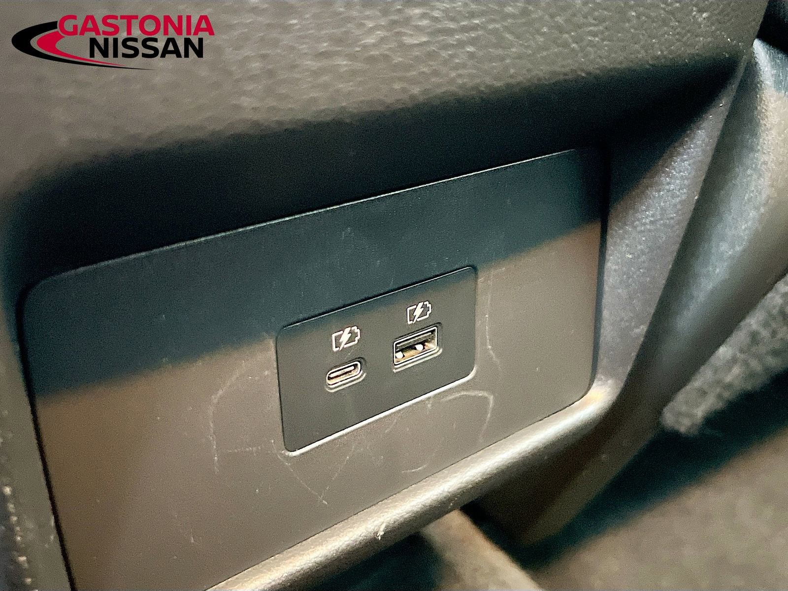 Used 2023 Nissan Rogue SL w/ SL Premium Package image 32