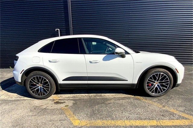 New 2025 Porsche Macan 4S Electric image 11