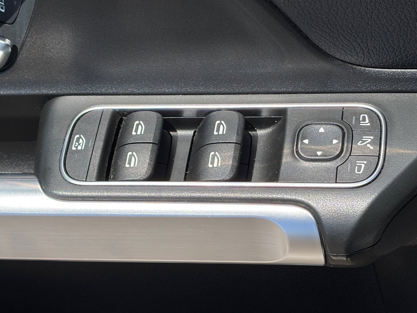 Used 2020 Mercedes-Benz GLB 250 image 17