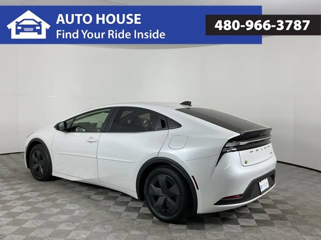 Used 2027 Toyota Prius Plug-In Hybrid FWD image 7