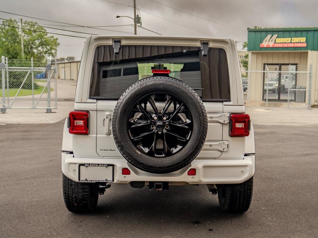 Used 2022 Jeep Wrangler Unlimited Sahara AWD/4WD image 3