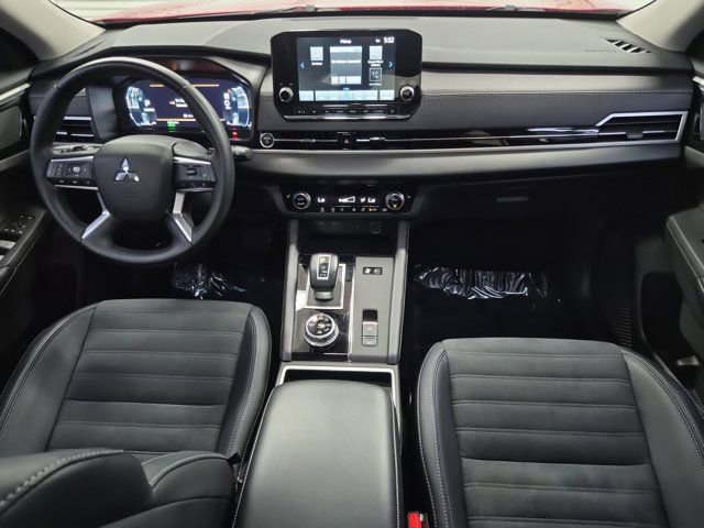 Used 2023 Mitsubishi Outlander 4WD Plug-In Hybrid image 12