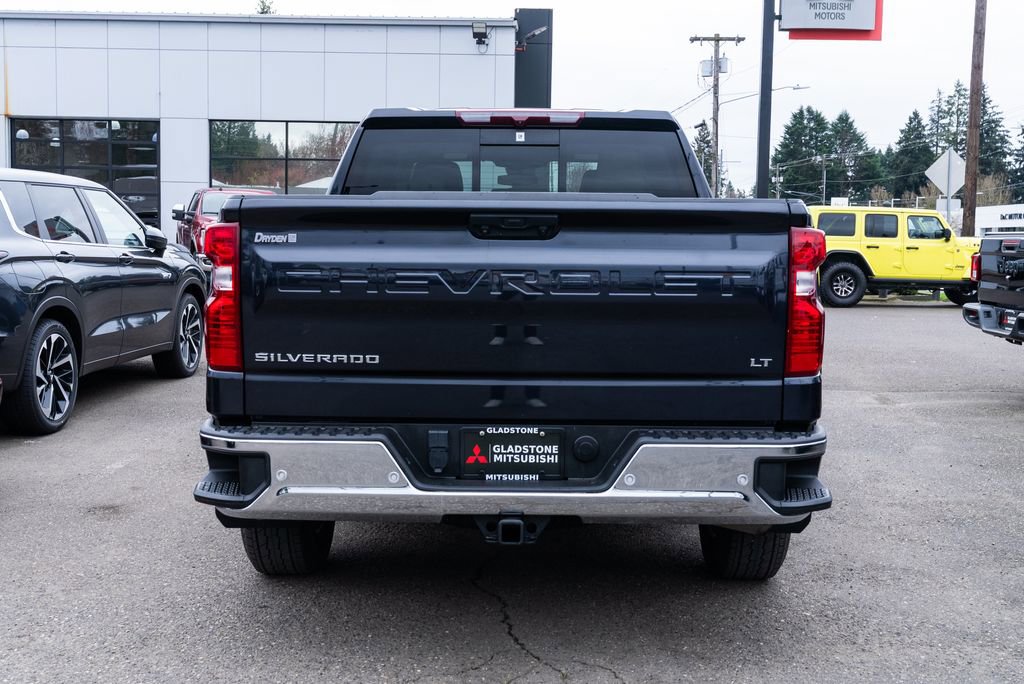 Used 2023 Chevrolet Silverado 1500 LT w/ Leather Package image 5