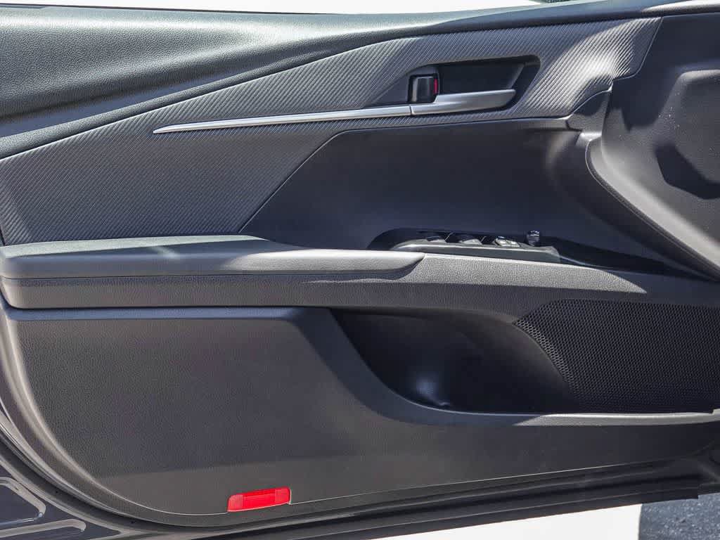 Used 2025 Toyota Camry SE FWD image 19