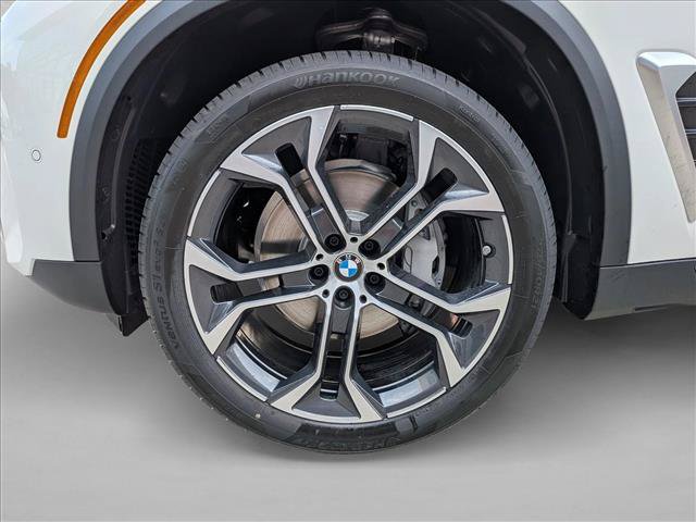New 2026 BMW X5 sDrive40i w/ Climate Comfort Package RWD image 10