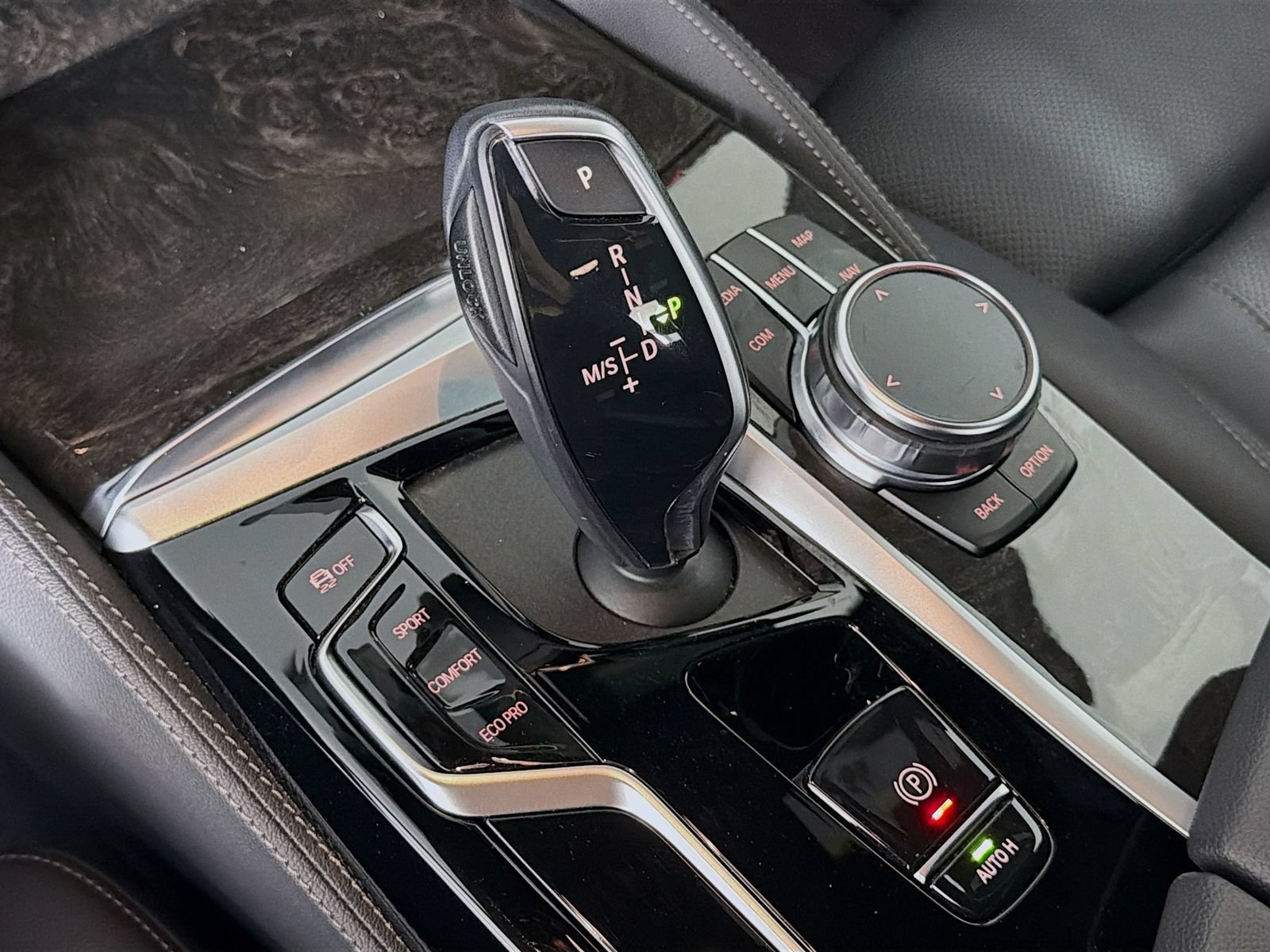 Certified 2023 BMW 530i w/ M Sport Package RWD image 17
