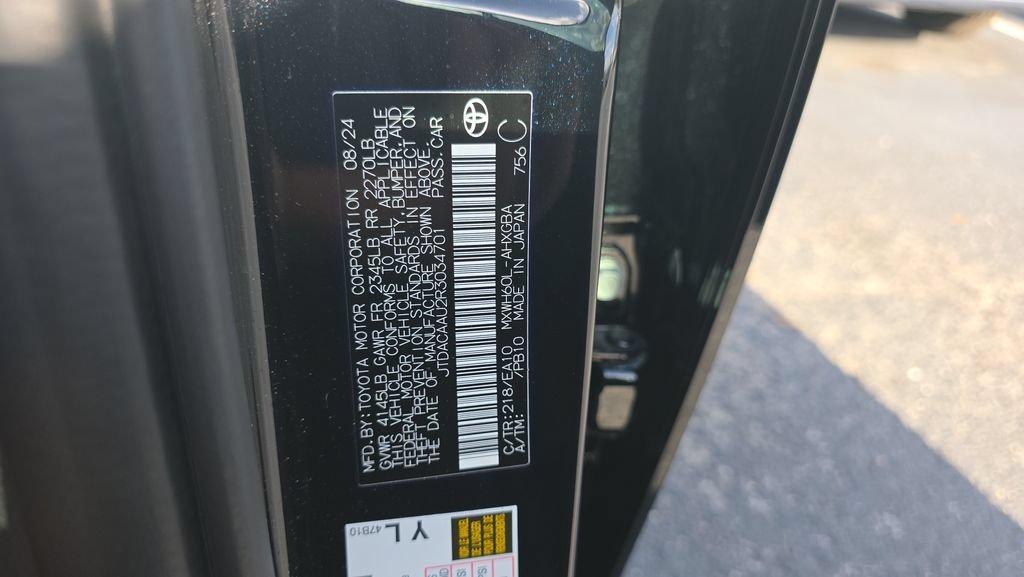 Used 2024 Toyota Prius XLE FWD image 28