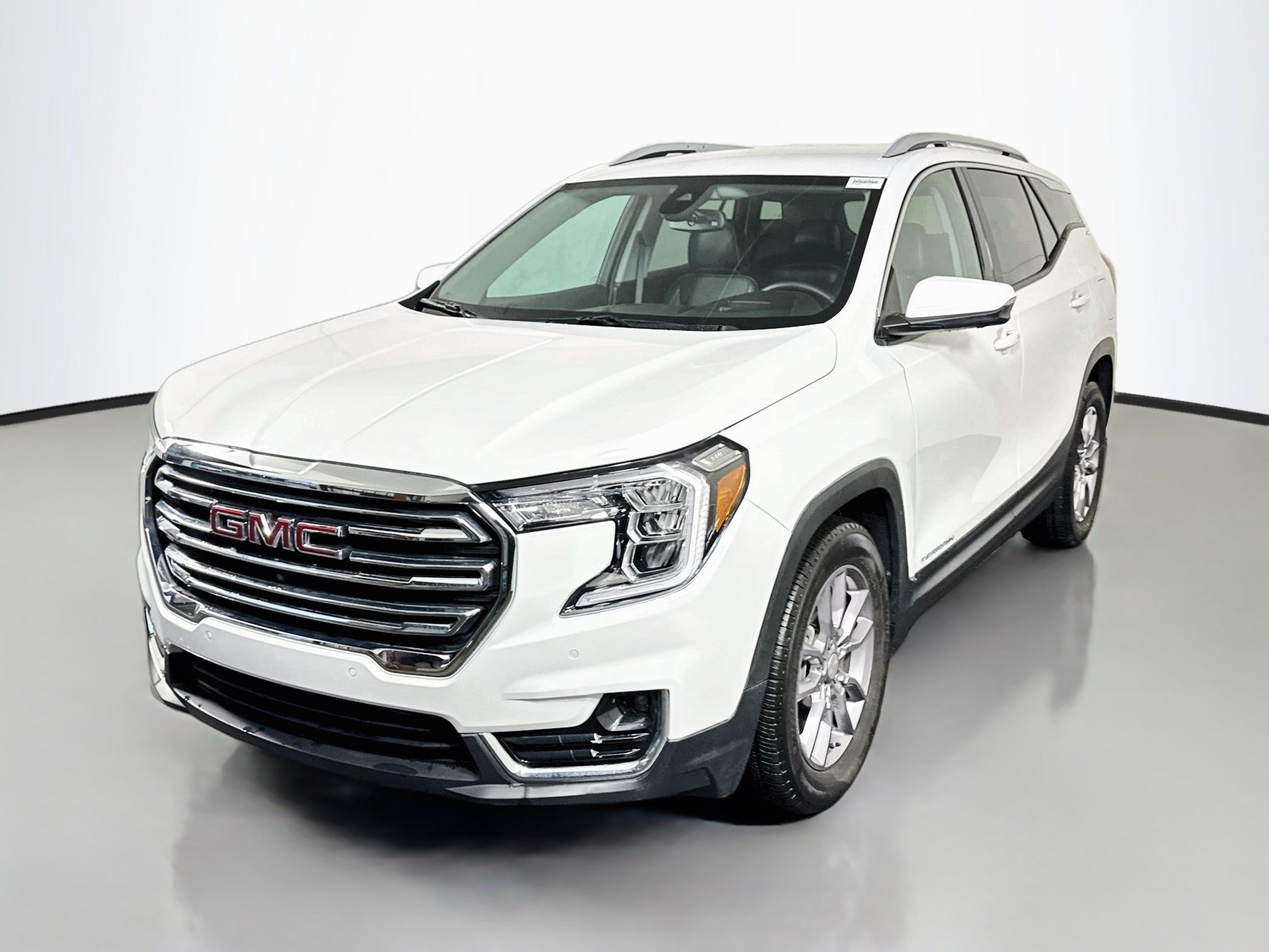 Used 2023 GMC Terrain SLT w/ Tech Package FWD image 4