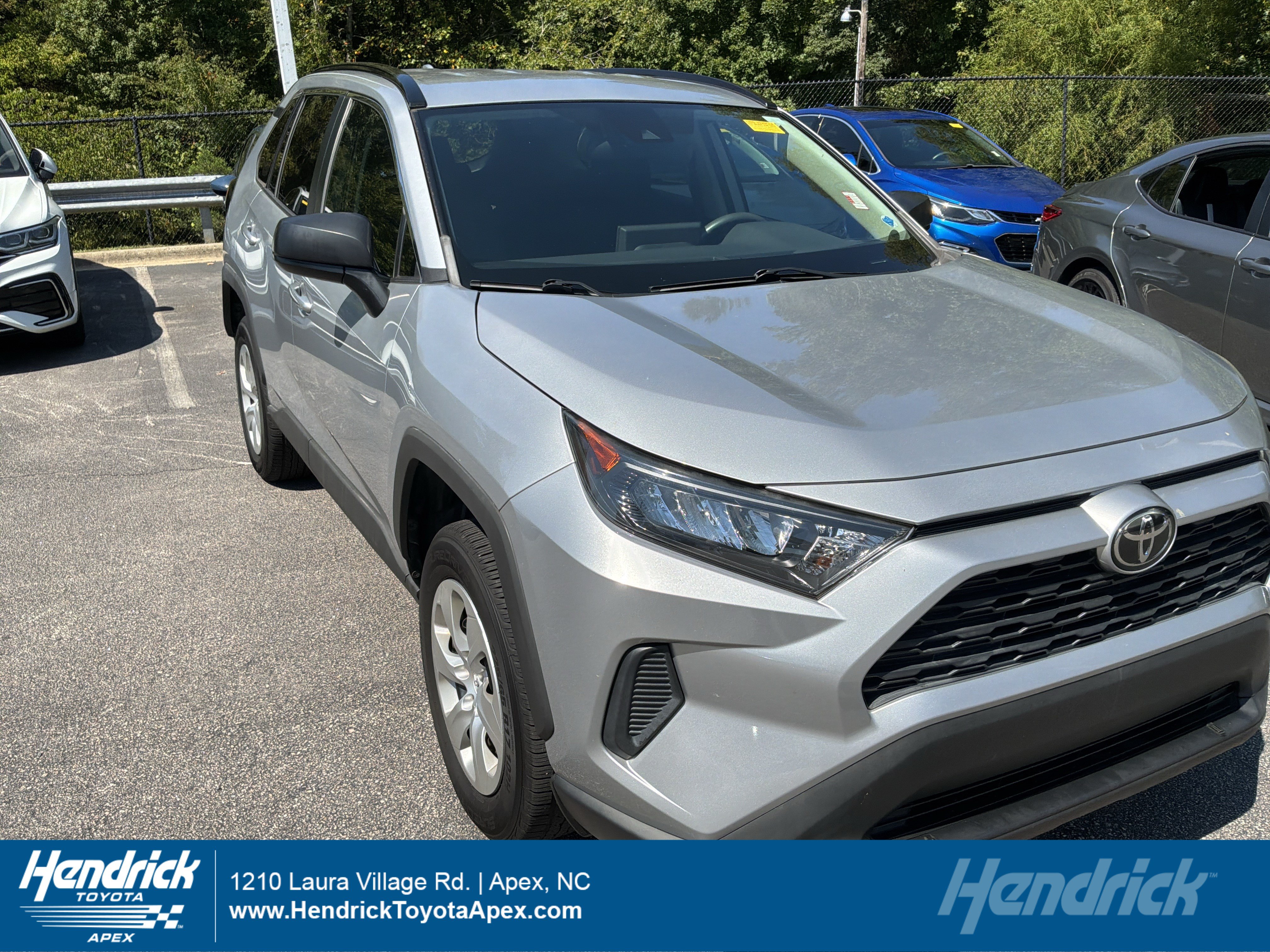 Used 2019 Toyota RAV4 LE FWD video 1