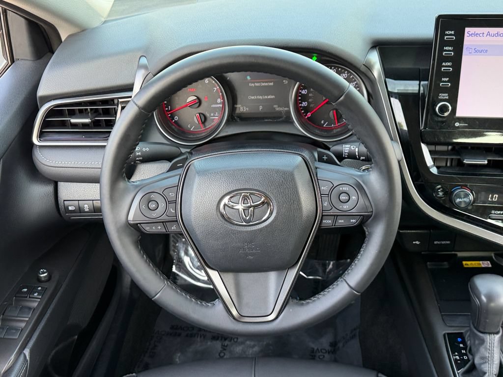 Used 2022 Toyota Camry XSE FWD image 16