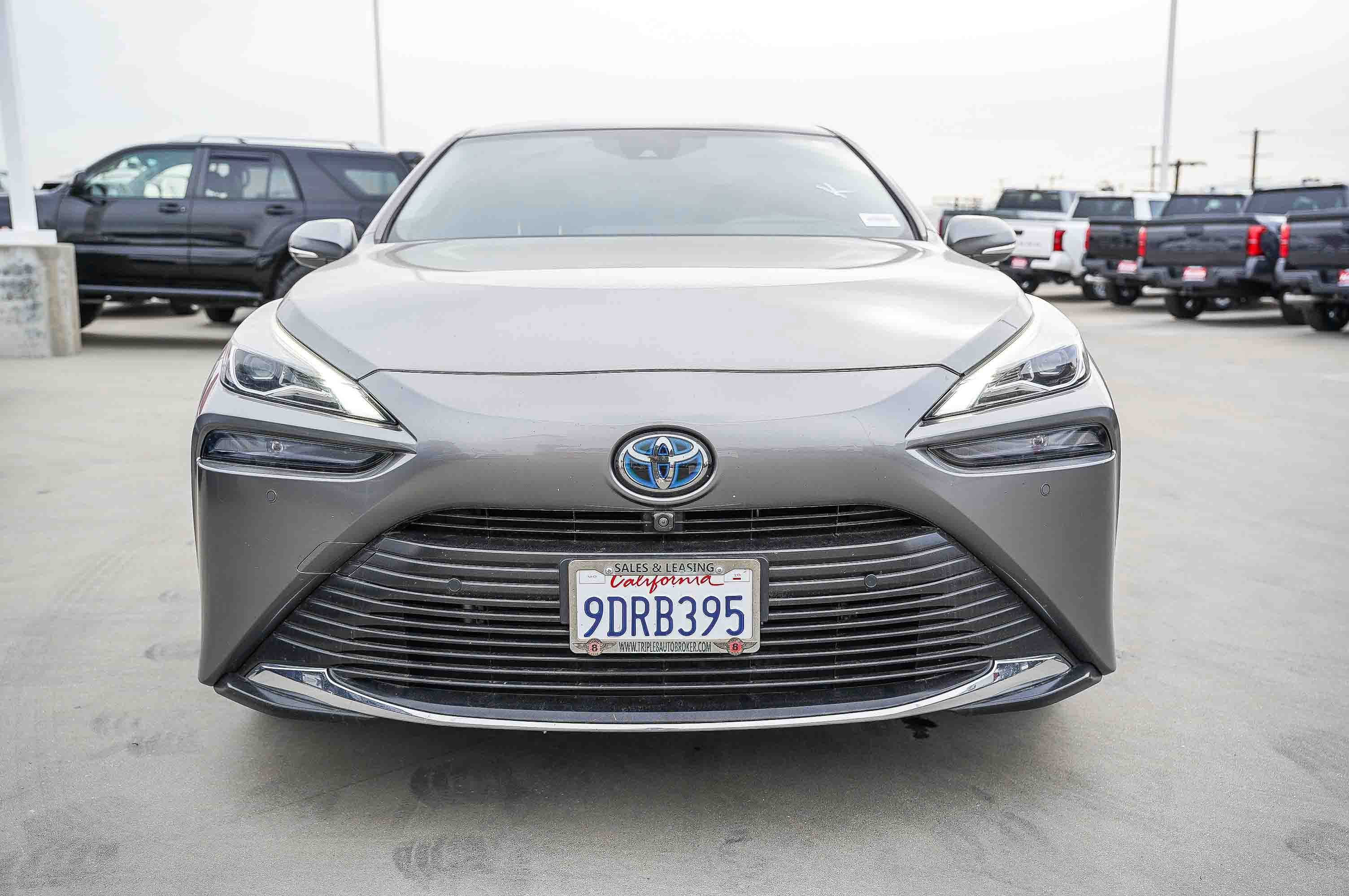 Used 2022 Toyota Mirai XLE image 2
