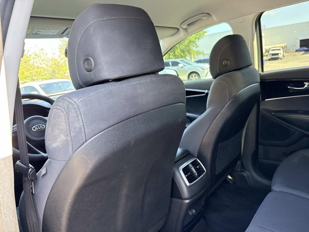 Used 2017 Kia Sorento L FWD image 14