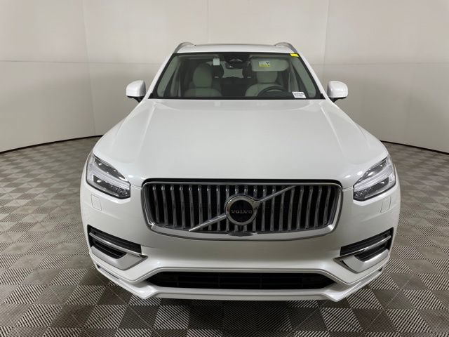 Certified 2025 Volvo XC90 T8 Plus w/ Protection Package Premier AWD/4WD image 4