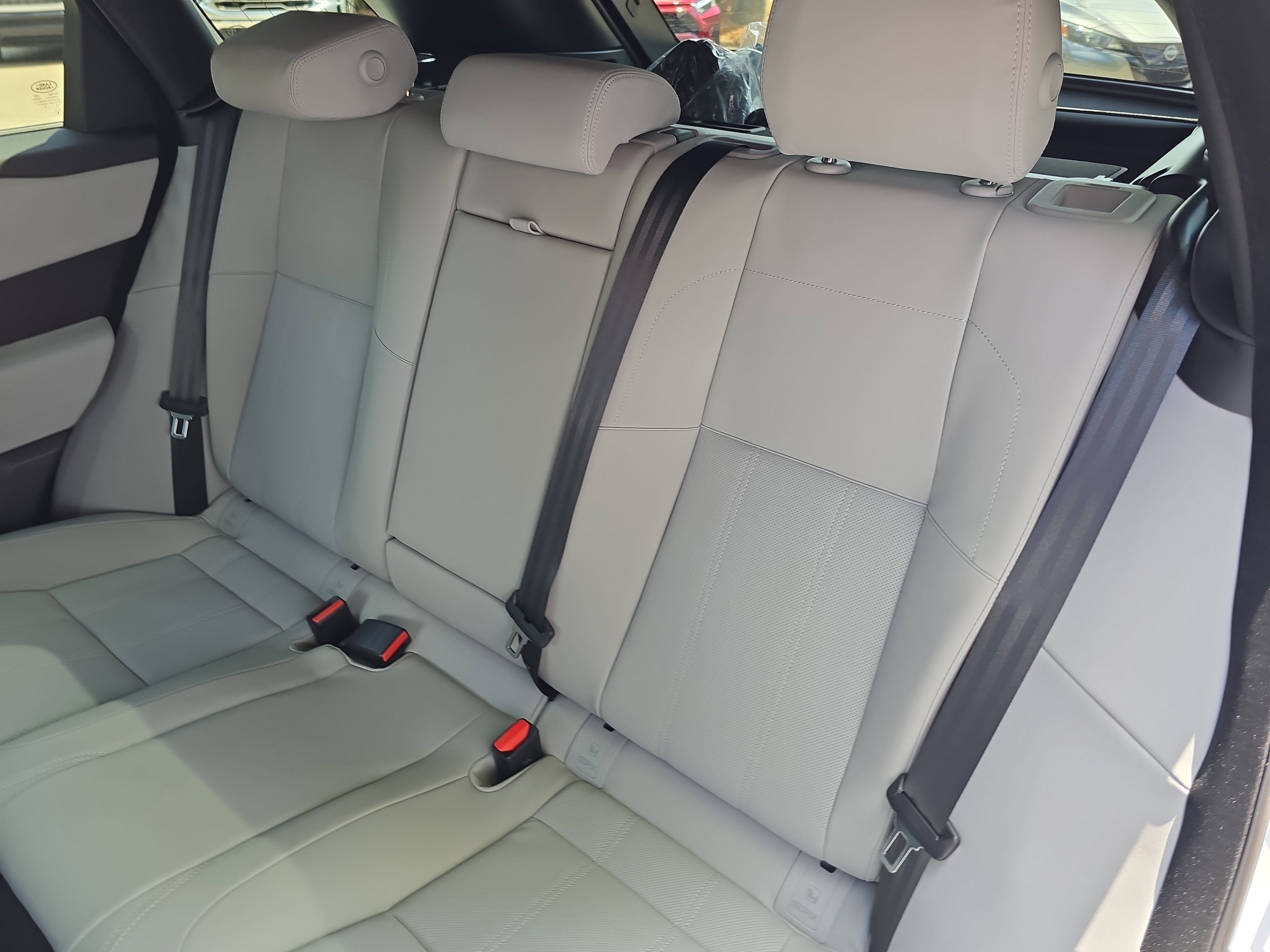 New 2026 Land Rover Range Rover Velar Dynamic SE image 14