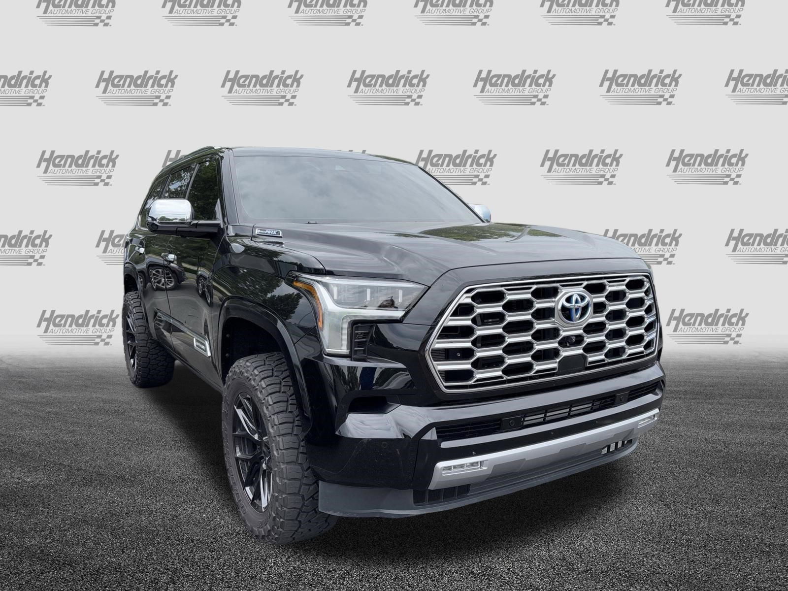 Used 2024 Toyota Sequoia Capstone AWD/4WD image 6