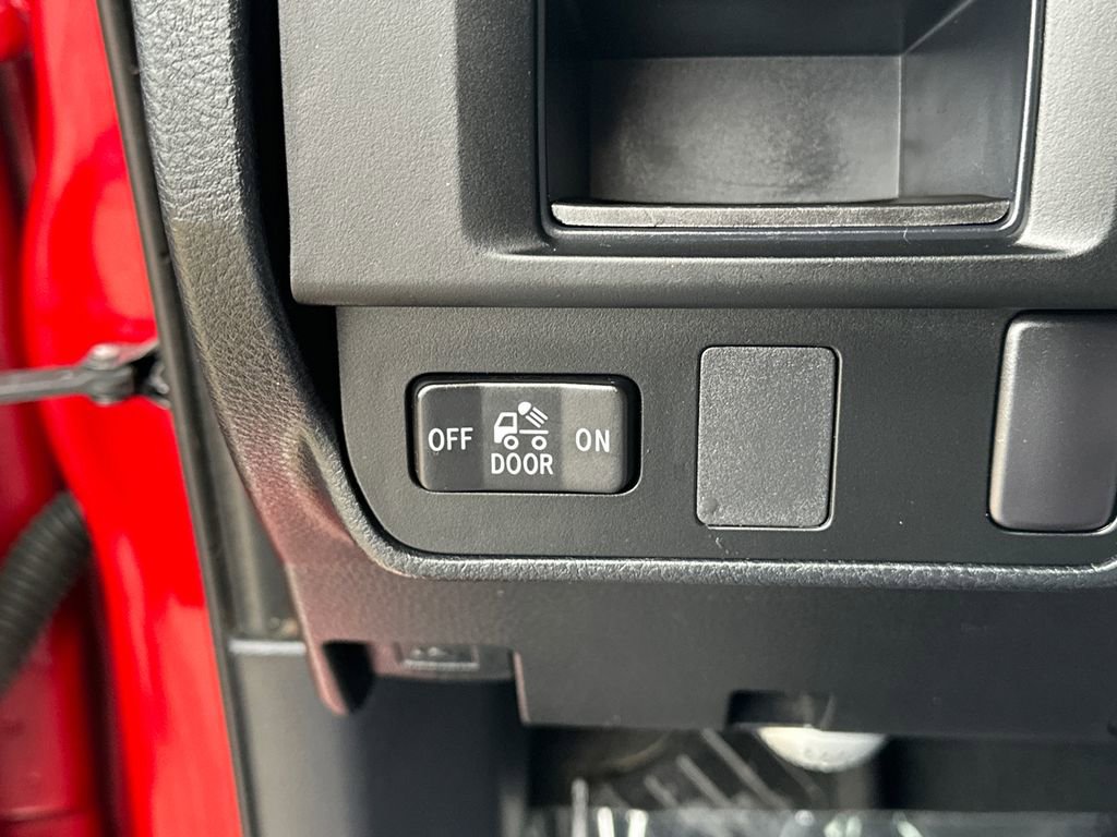 Used 2017 Toyota Tacoma SR5 w/ Tow Package image 17