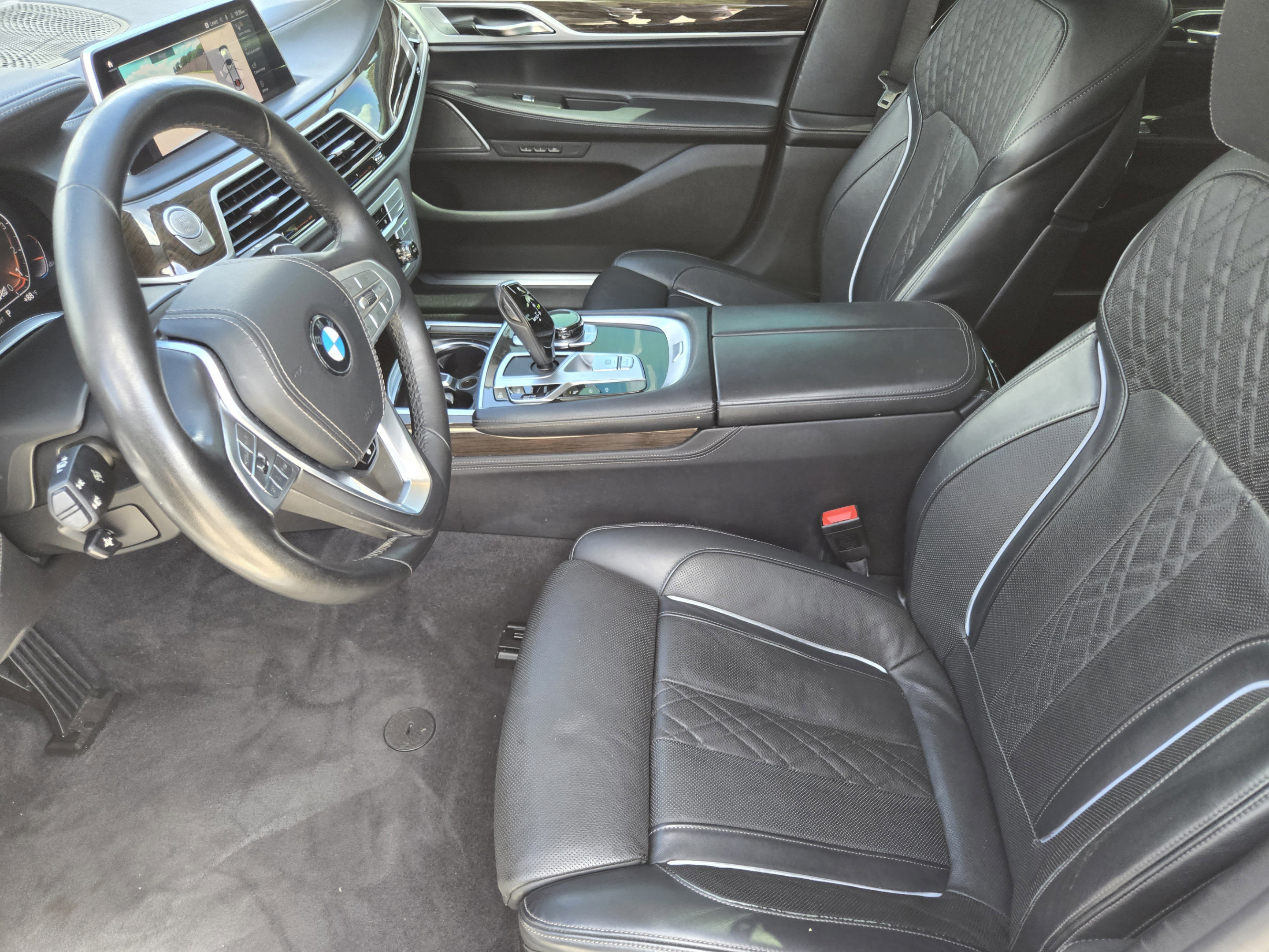 Used 2020 BMW 740i w/ Premium Package RWD image 9
