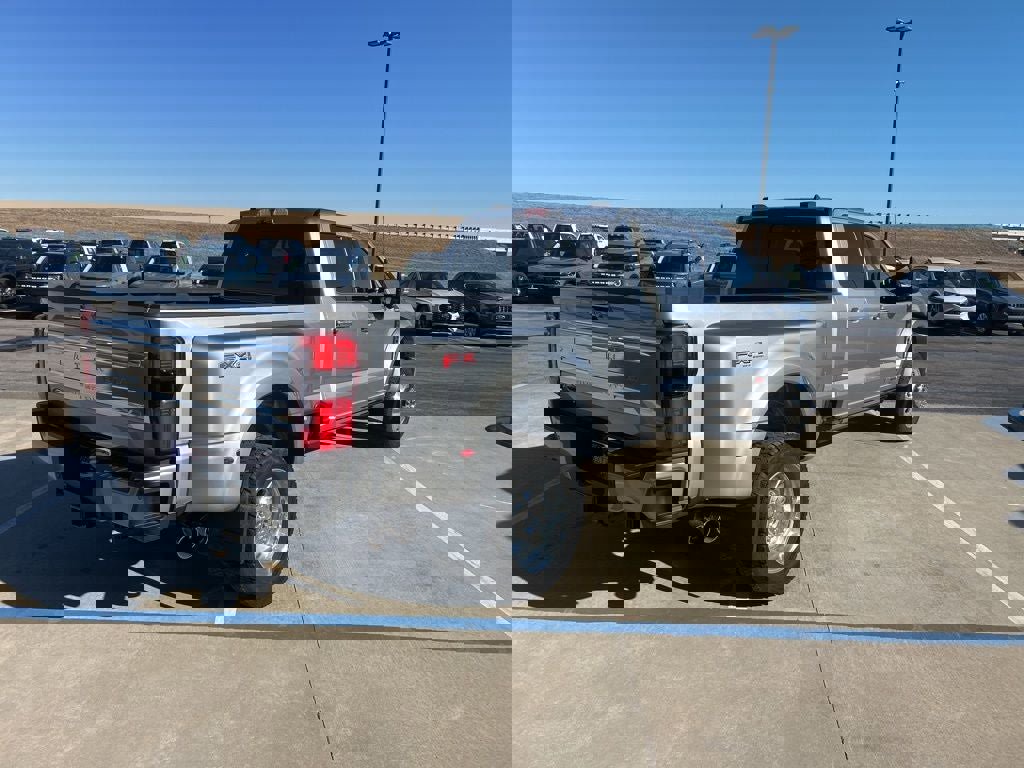 Used 2024 Ford F450 Platinum w/ FX4 Off-Road Package image 6