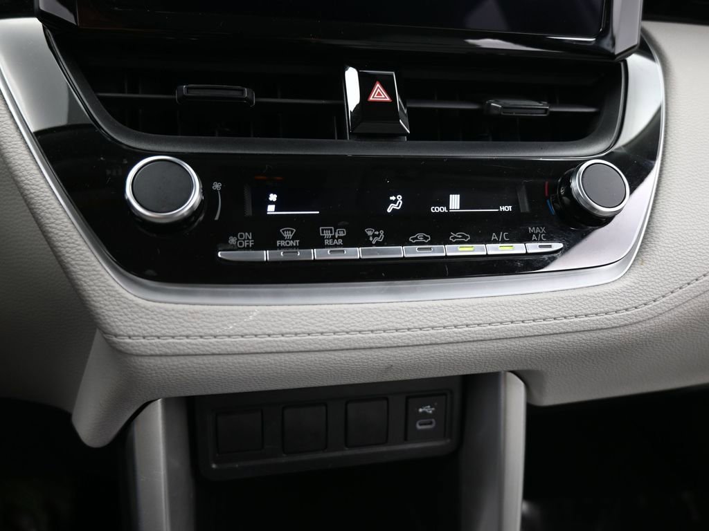 Used 2023 Toyota Corolla Cross L image 23
