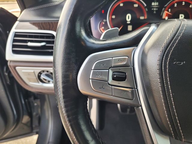 Used 2018 BMW 750i image 19