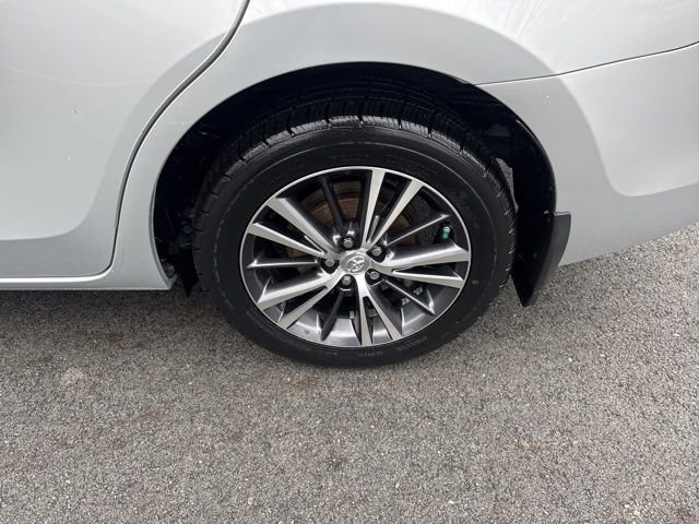 Used 2018 Toyota Corolla LE w/ LE Premium Package w/Moonroof image 9