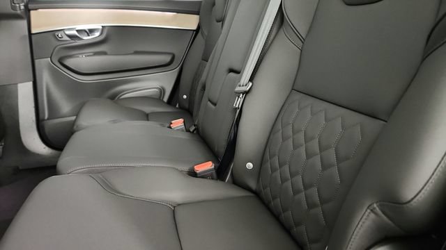 Certified 2025 Volvo XC90 B6 Core w/ Protection Package Premier AWD/4WD image 29