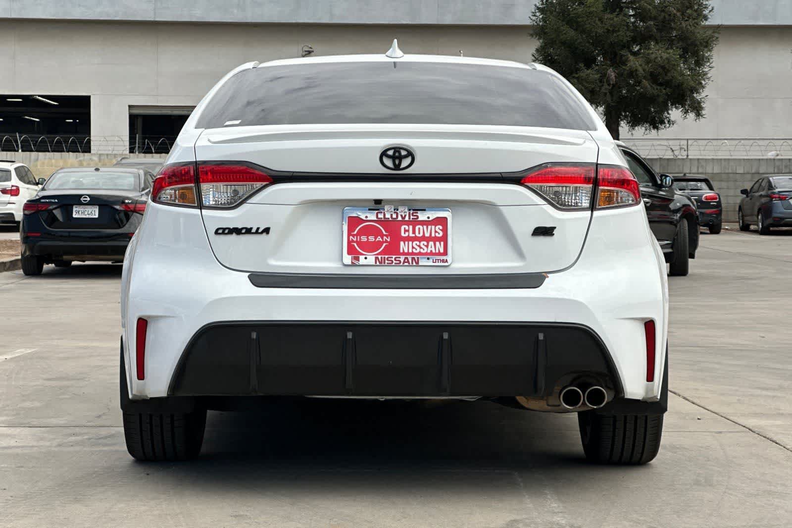 Used 2023 Toyota Corolla SE w/ SE Premium Package FWD image 8