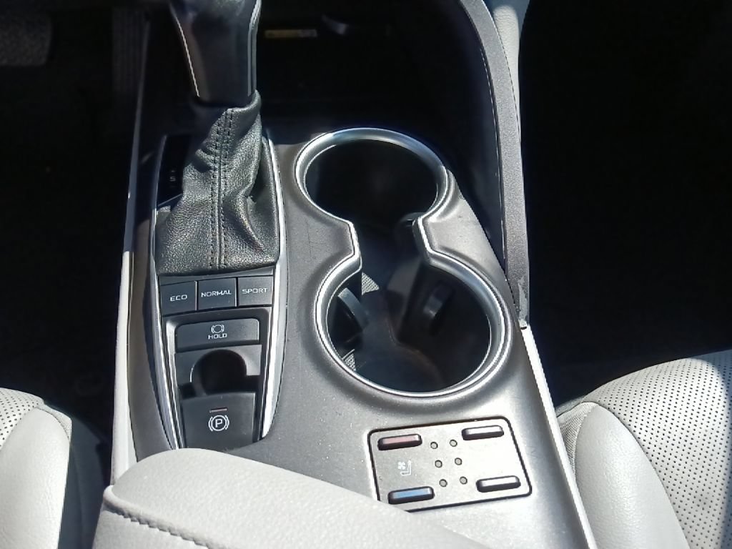 Used 2023 Toyota Camry XLE w/ Navigation Package FWD image 26