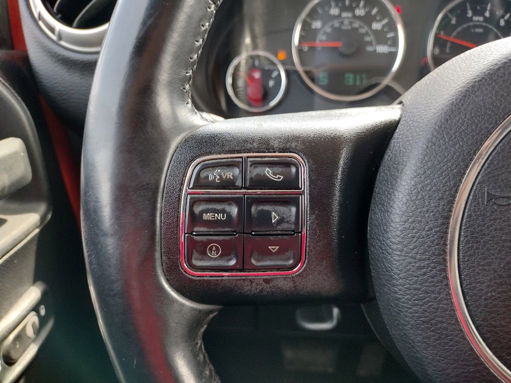 Used 2015 Jeep Wrangler Unlimited Rubicon w/ Connectivity Group AWD/4WD image 19