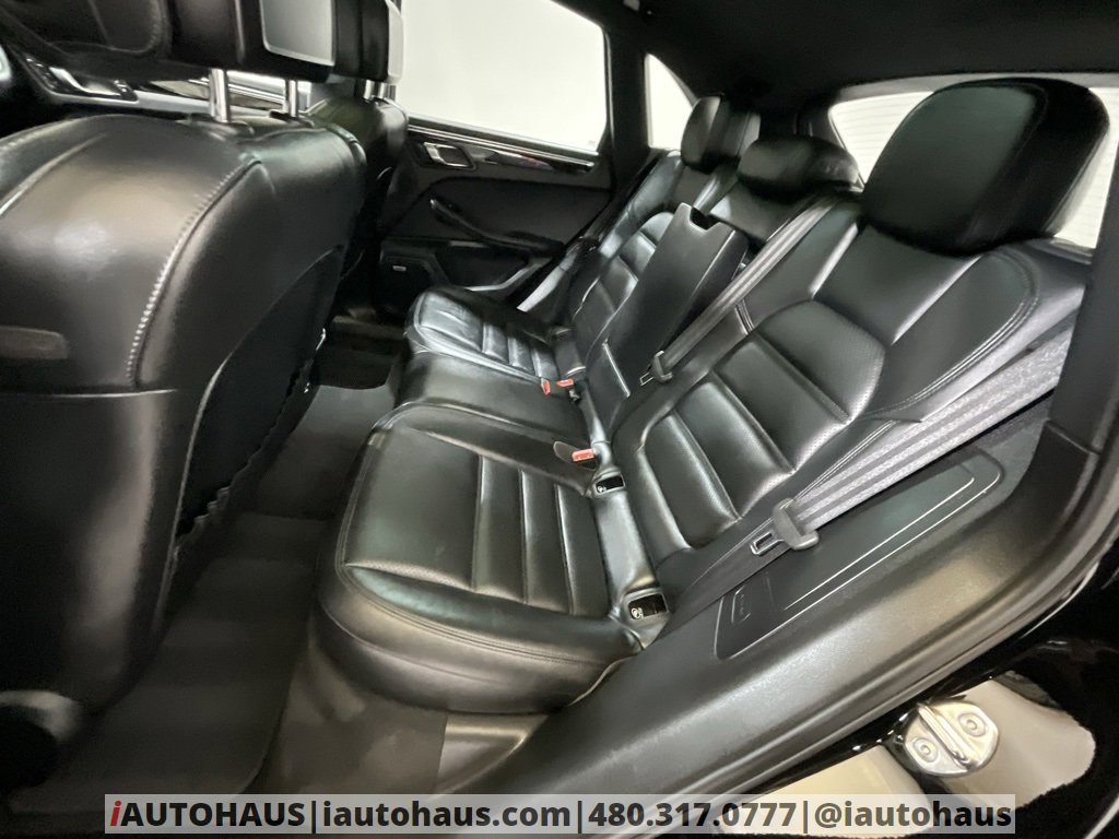 Used 2018 Porsche Macan Turbo w/ Premium Package Plus image 20