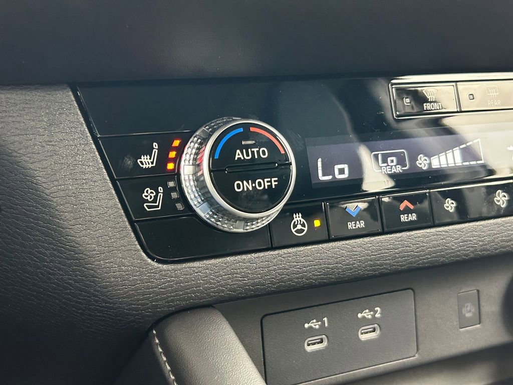 New 2026 Mitsubishi Outlander SEL FWD image 24