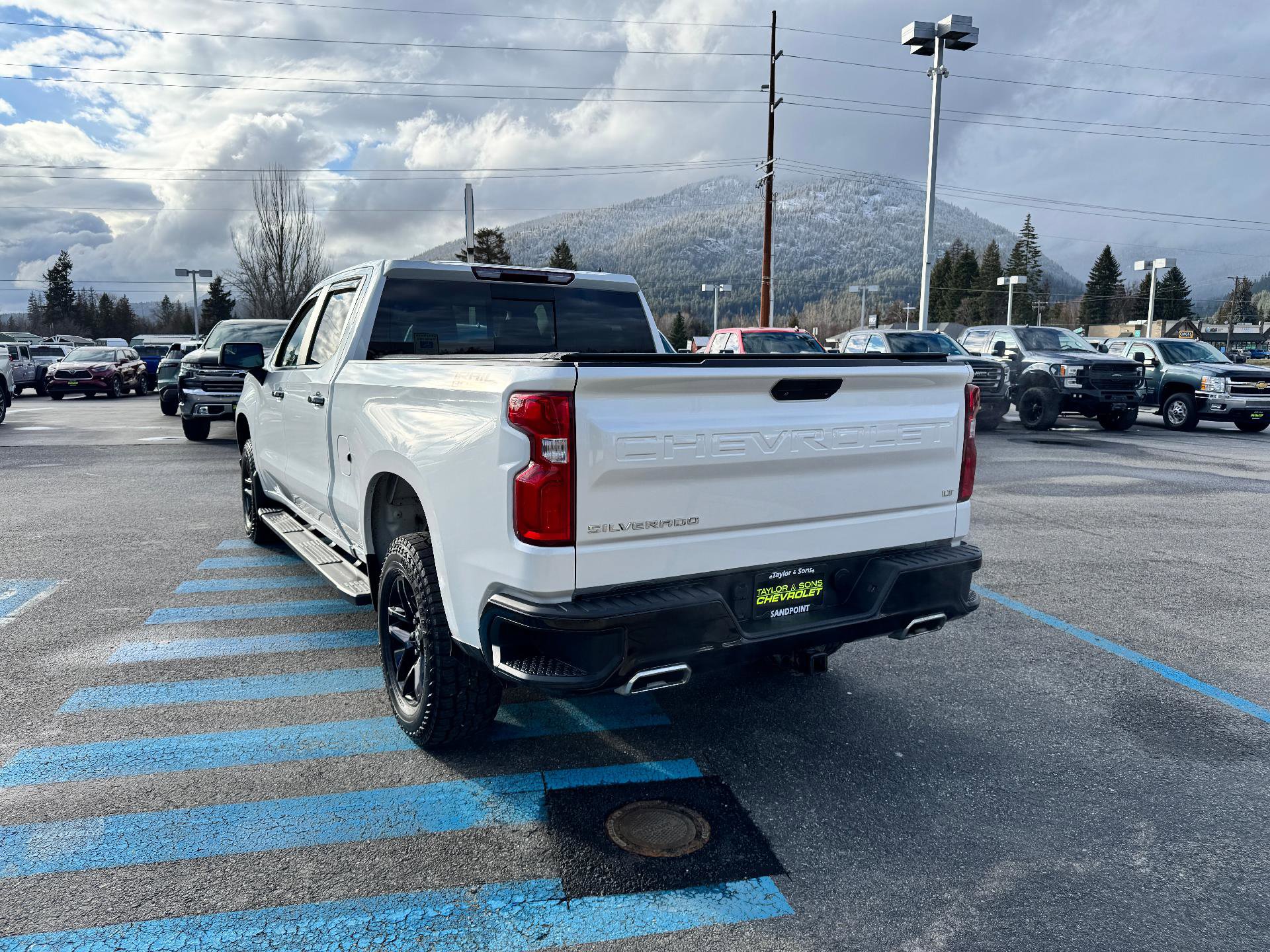Used 2022 Chevrolet Silverado 1500 LT Trail Boss w/ Convenience Package II image 5