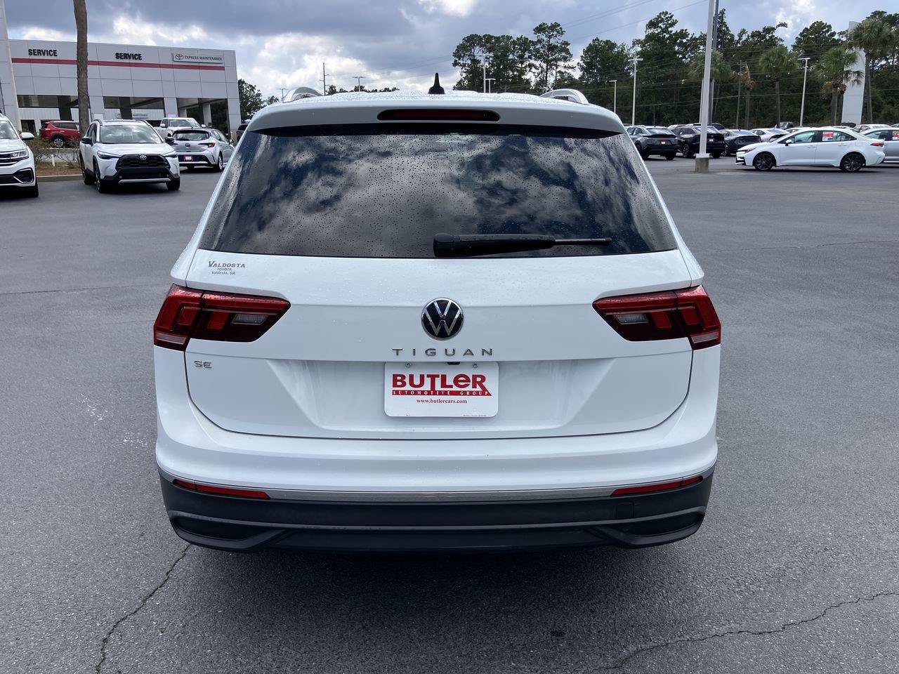 Used 2024 Volkswagen Tiguan SE FWD image 4