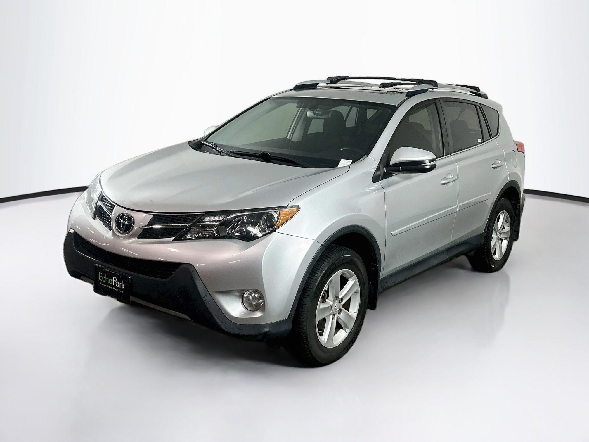 Used 2013 Toyota RAV4 XLE FWD image 3