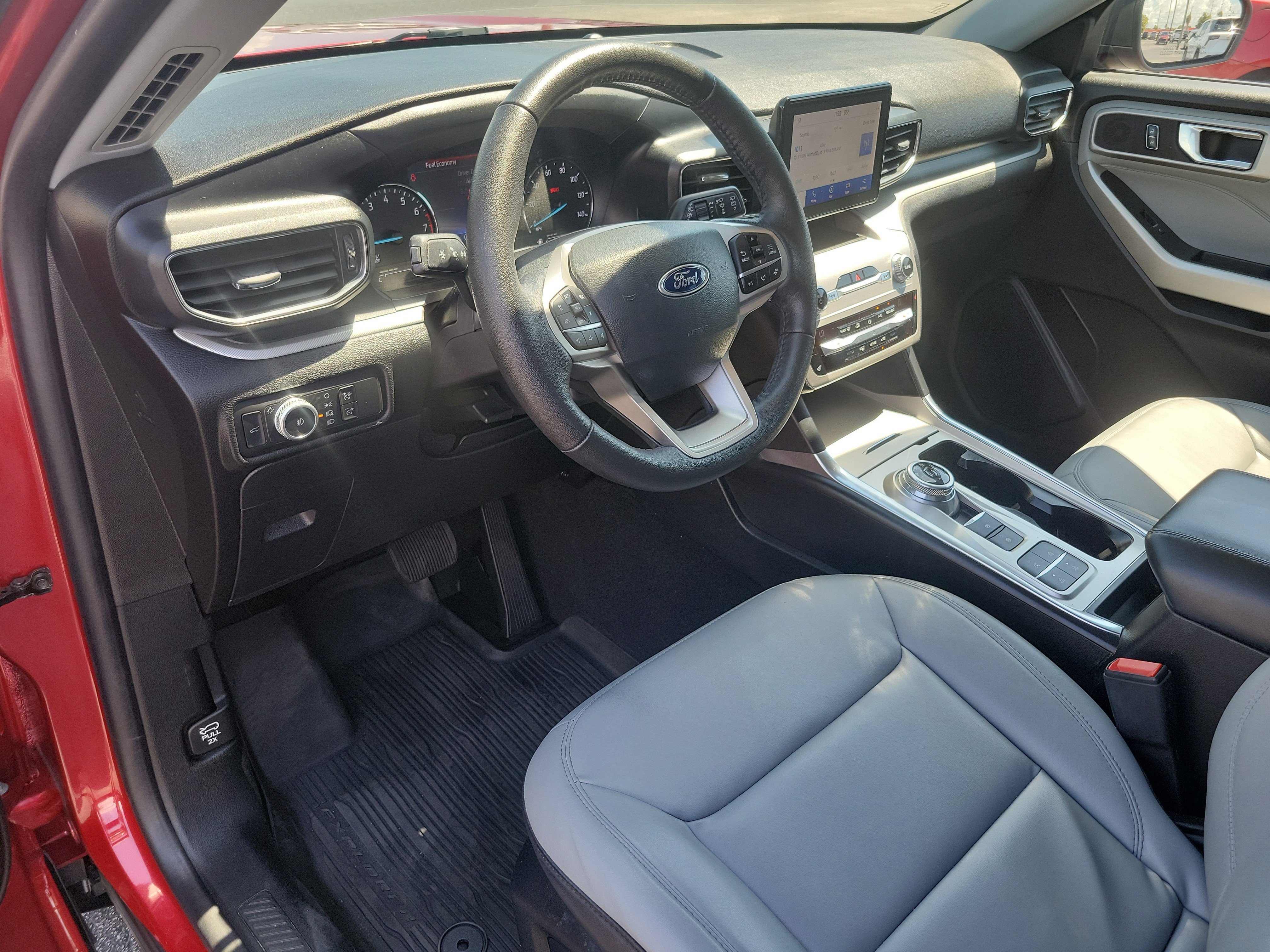 Used 2021 Ford Explorer XLT w/ Equipment Group 202A RWD image 21