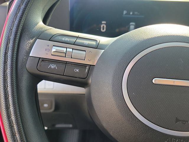 Used 2025 Hyundai Kona SE AWD/4WD image 11