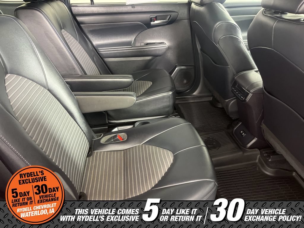 Used 2021 Toyota Highlander XSE AWD/4WD image 18