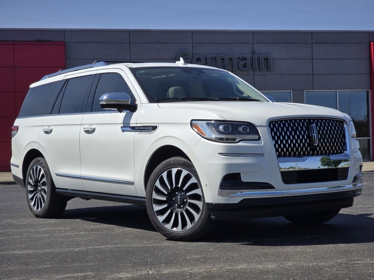 Used 2023 Lincoln Navigator Black Label AWD/4WD image 2
