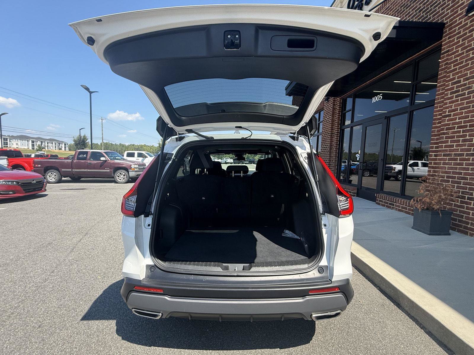Used 2025 Honda CR-V Sport image 23