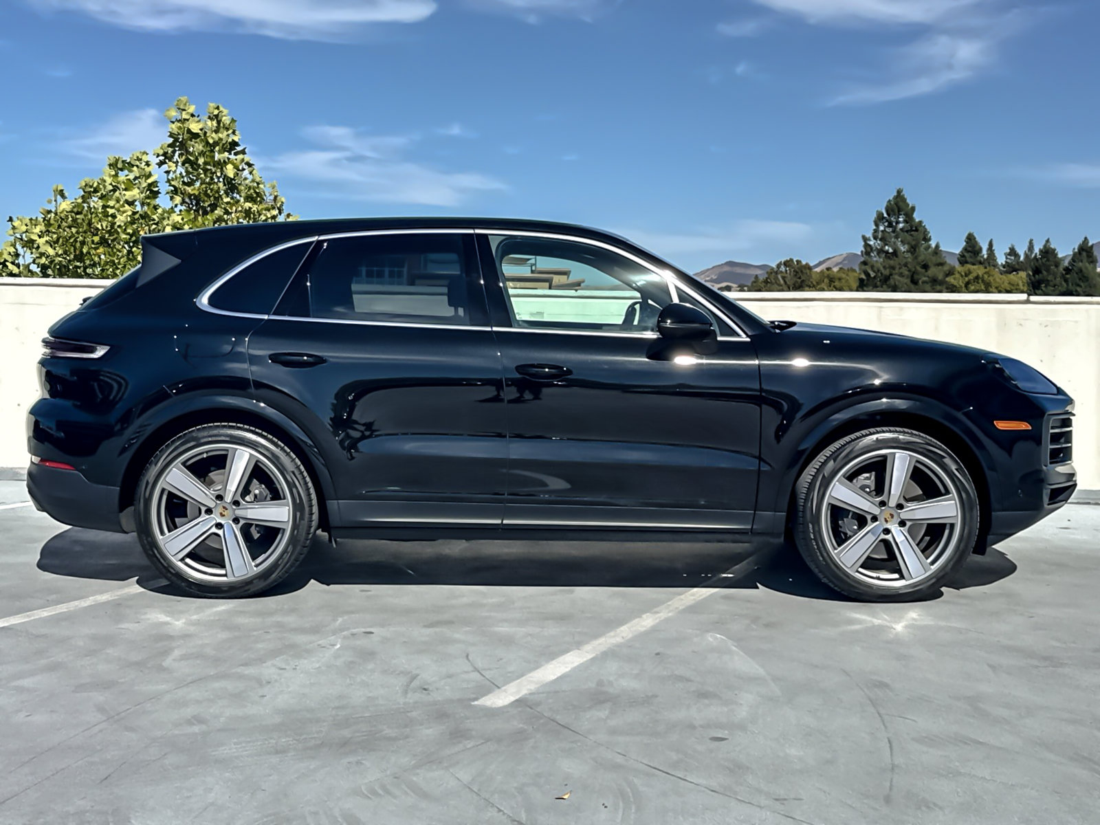 Certified 2024 Porsche Cayenne AWD/4WD image 10