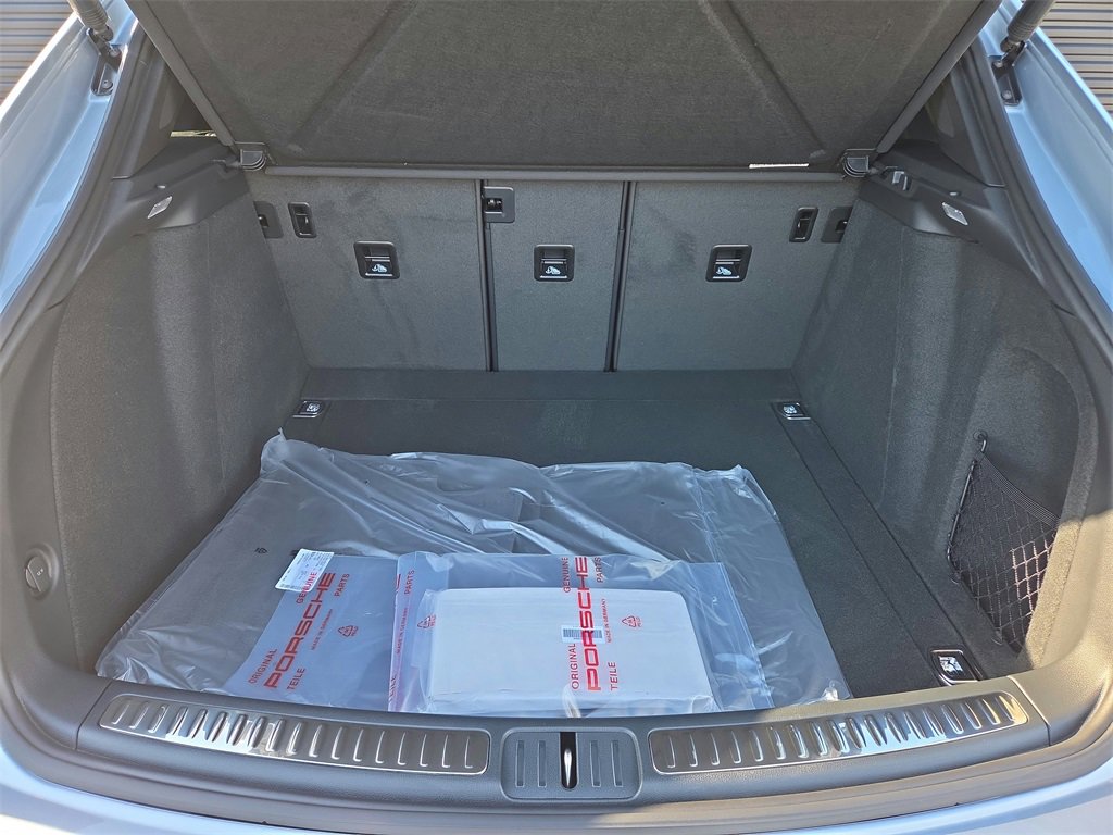 New 2026 Porsche Macan image 30