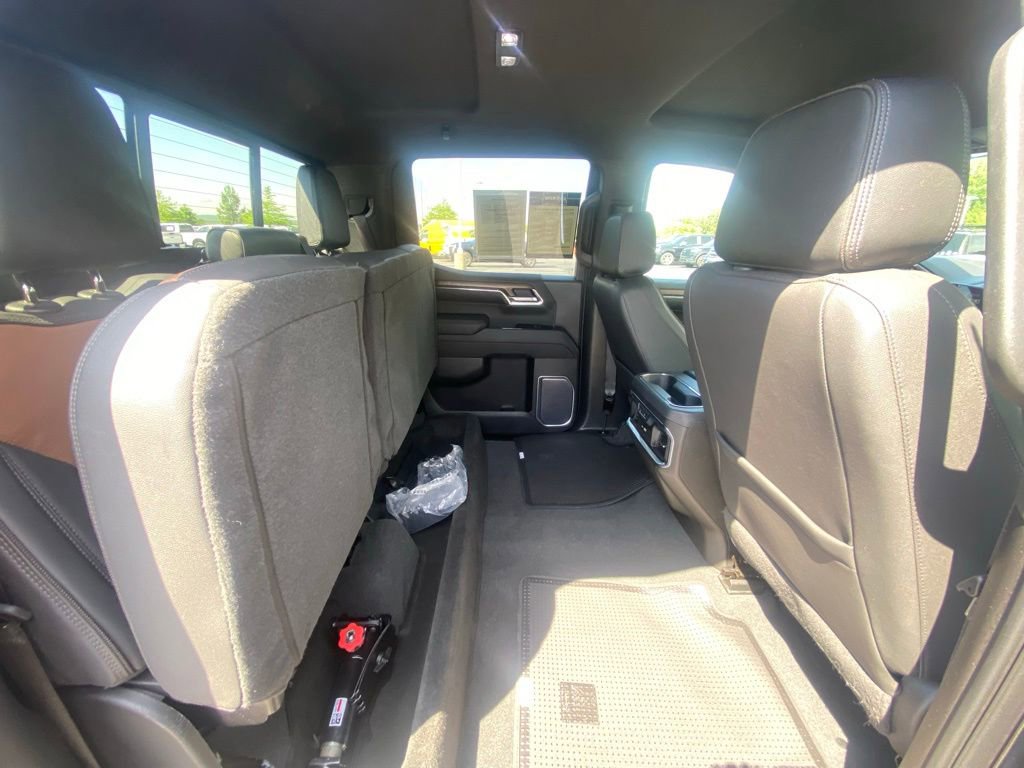 Used 2023 Chevrolet Silverado 1500 High Country AWD/4WD image 27