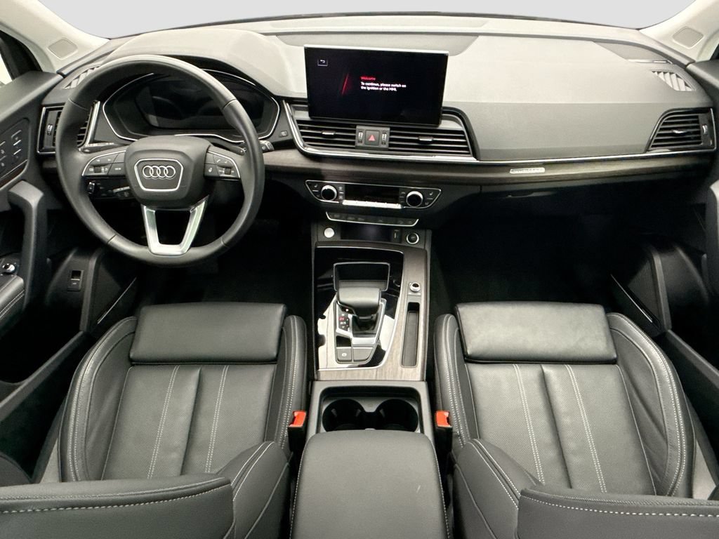 Certified 2025 Audi Q5 2.0T Premium Plus w/ Premium Plus Package AWD/4WD image 13