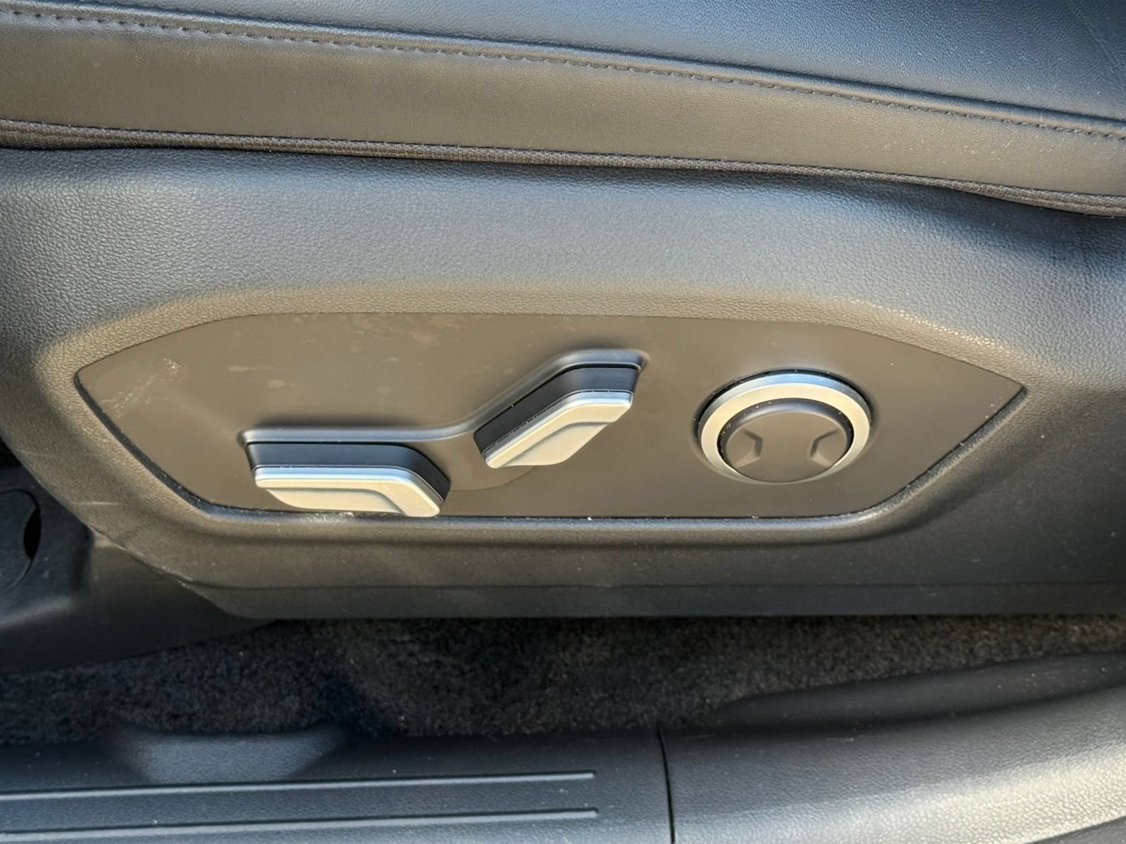 Used 2026 Hyundai Santa Fe SEL FWD image 21