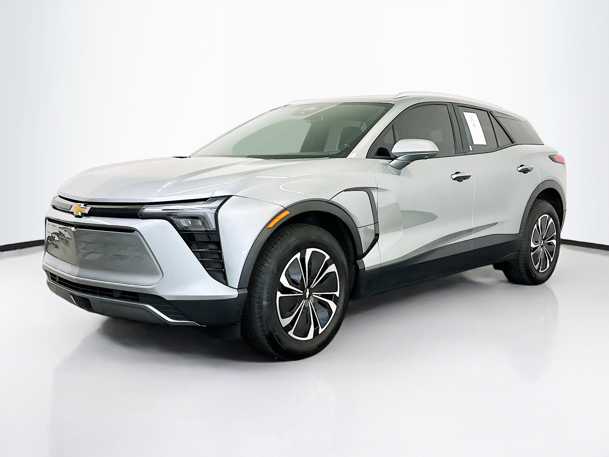 Used 2024 Chevrolet Blazer EV LT image 3