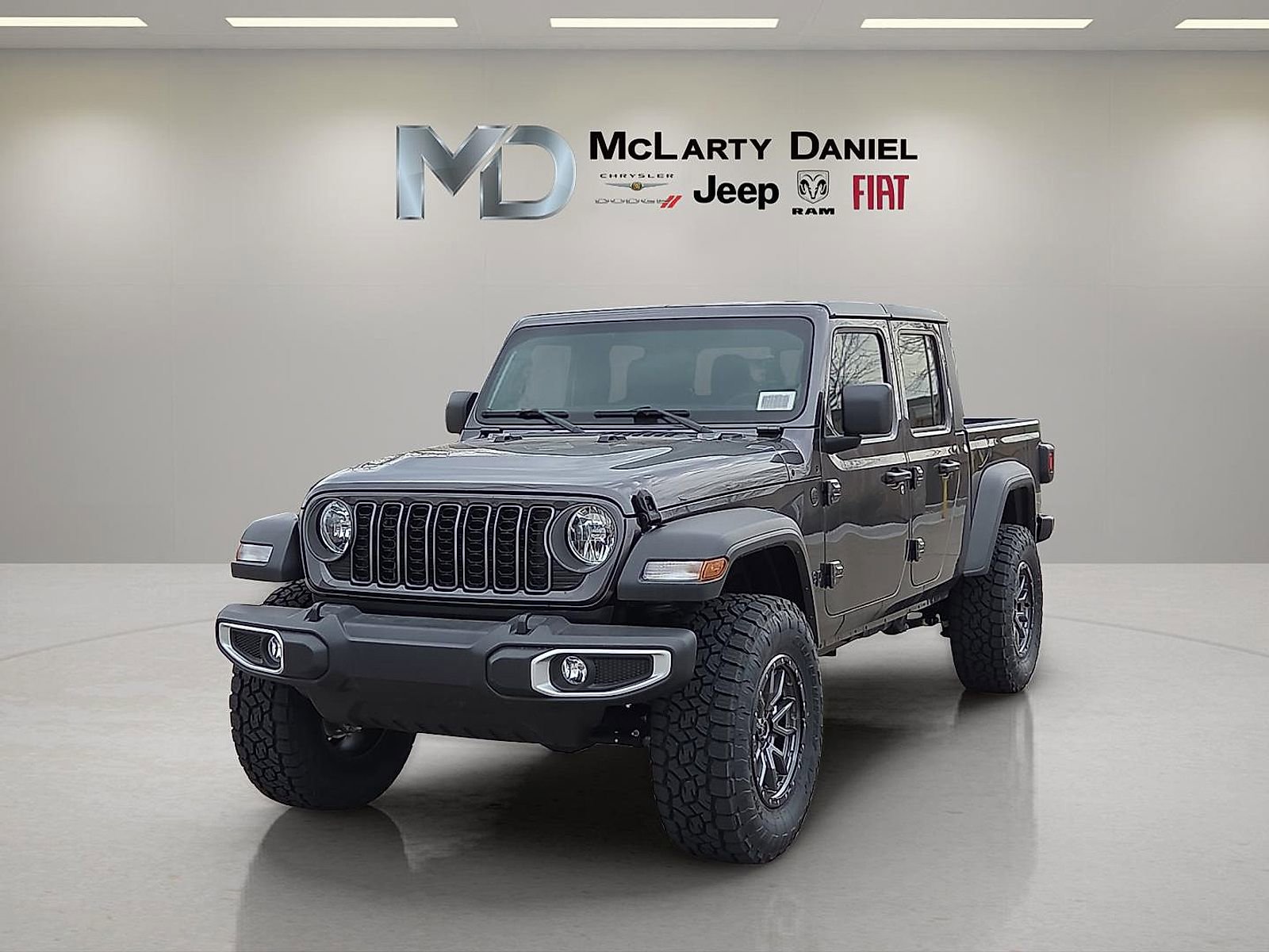 New 2025 Jeep Gladiator Sport image 2